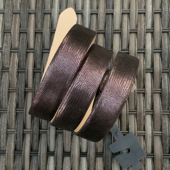 KENNETH COLE REACTION Metallic Snakeskin Print Pewter Belt - Picture 9 of 9